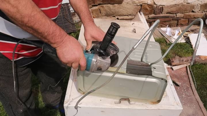 Сосед не выбросил старый холодильник. Когда увидела, почему, захотела ...