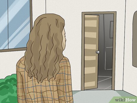 Шаг 2 Выйдите из входной двери, встаньте лицом к дому и произнесите заклинание.