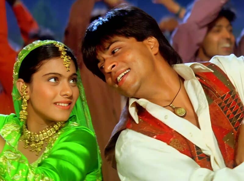 Сейчас он один из самых знаменитых актеров, но в детстве был обычным мальчиком, рос без родителей и мечтал стать футболистом: вот кто он